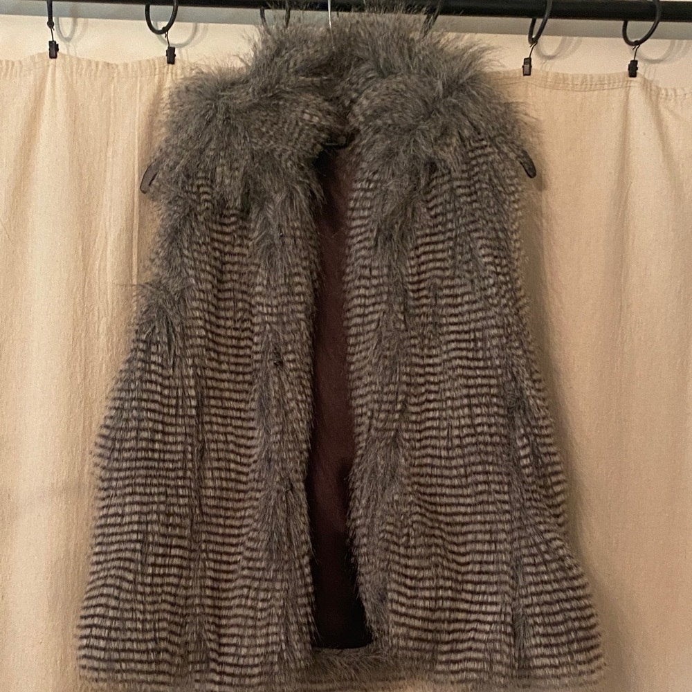Ashley By 26 International Striped Gray Teddy vest